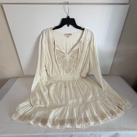 Idyllwind Dresses & Skirts - Idyllwind Cream Boho Embroidered Peasant Dress